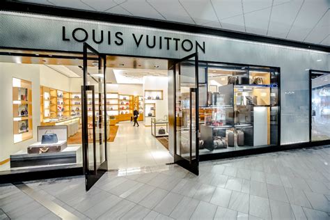 louis vuitton copley mall boston|louis vuitton boston store.